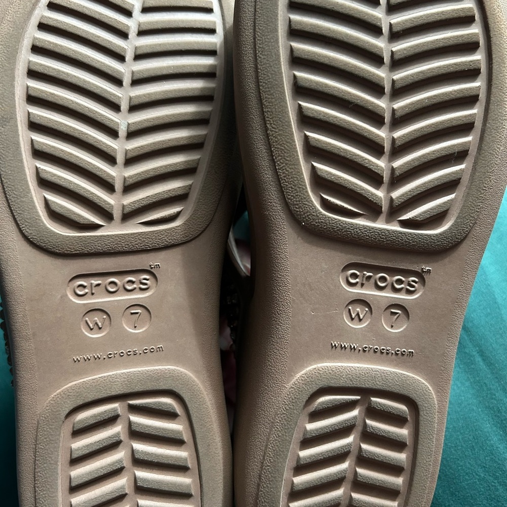CROCS Brown Embellished Women's Sandals - Picture 4 of 7